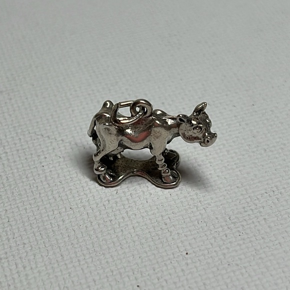 Sterling Silver cow charm - Picture 2 of 6